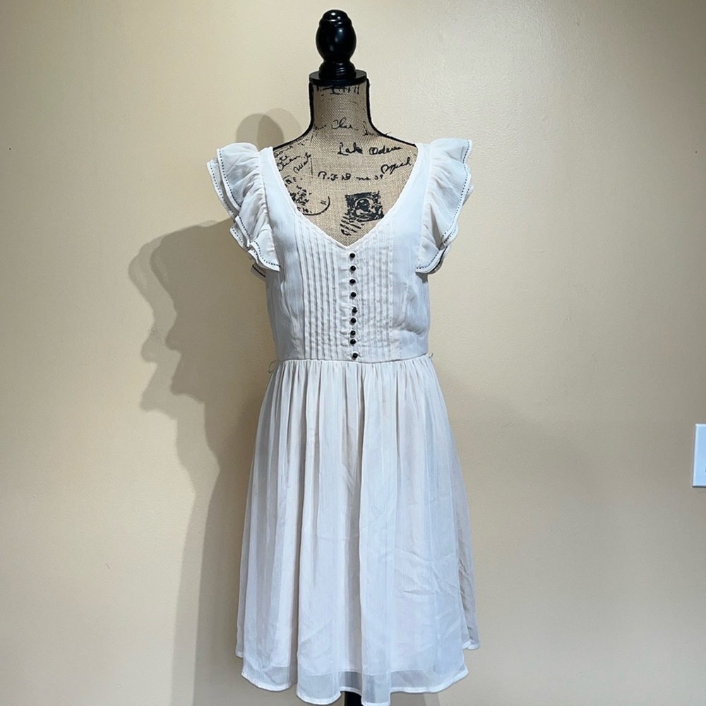 H&M Beige Cream Flutter Sleeve Dress
